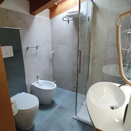 Wine Hotel *